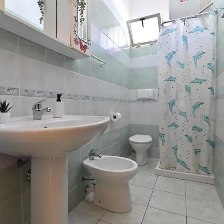 アパート Izzhome プーラ