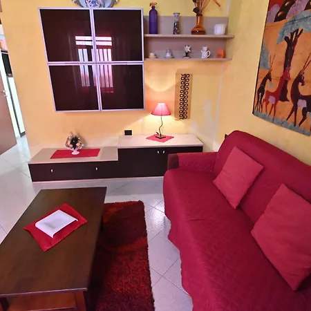 Izzhome アパート プーラ