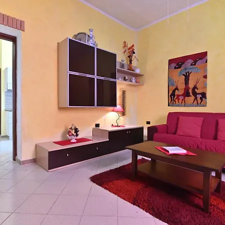 Izzhome アパート プーラ