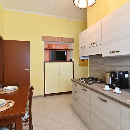 アパート Izzhome *